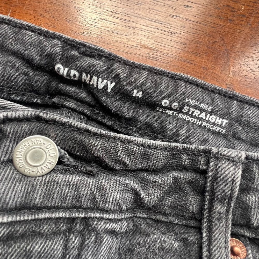 Old Navy Distressed Black Denim Shorts - Picture 2 of 7